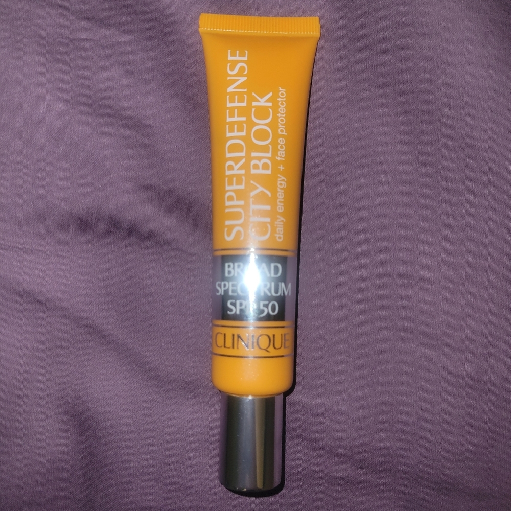 Clinique Superdefense Block Broad Spectrum SPF 50 Daily Energy + Face Protector